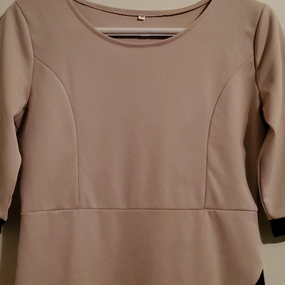 Nwot figure flattering dress - Picture 3 of 4